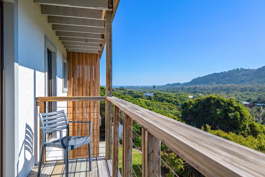 4 Bedroom Property for Sale in Keurboomstrand Western Cape